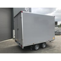 Gesloten plateauaanhangwagen dubbelas geremd 2000kg-3mx1m55x1m50